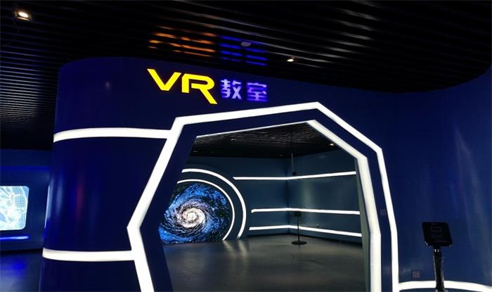 vr體驗(yàn)館值得投資嗎？看完后你自己也會坐不住了